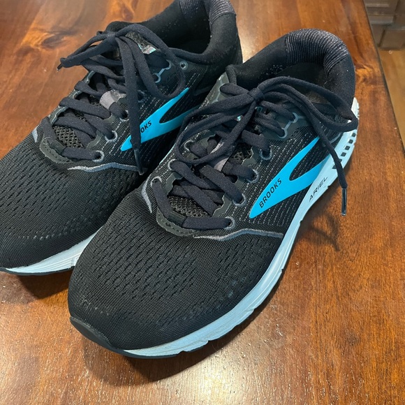 Brooks women's Black and Blue Athletic Shoes - Picture 1 of 5
